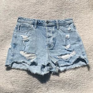 Hollister Curvy Ultra High-Rise Mom Shorts - light, size 3